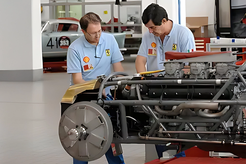 Ferrari-Officine-Classiche-6_960x640 copy